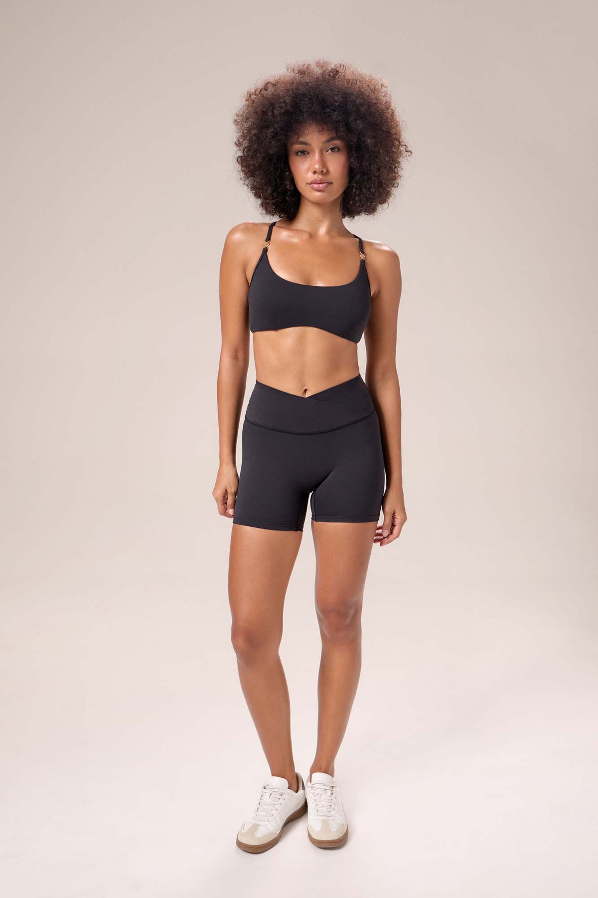 TOP ADELE | BLACK