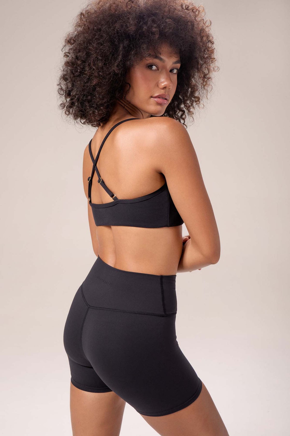 TOP ADELE | BLACK