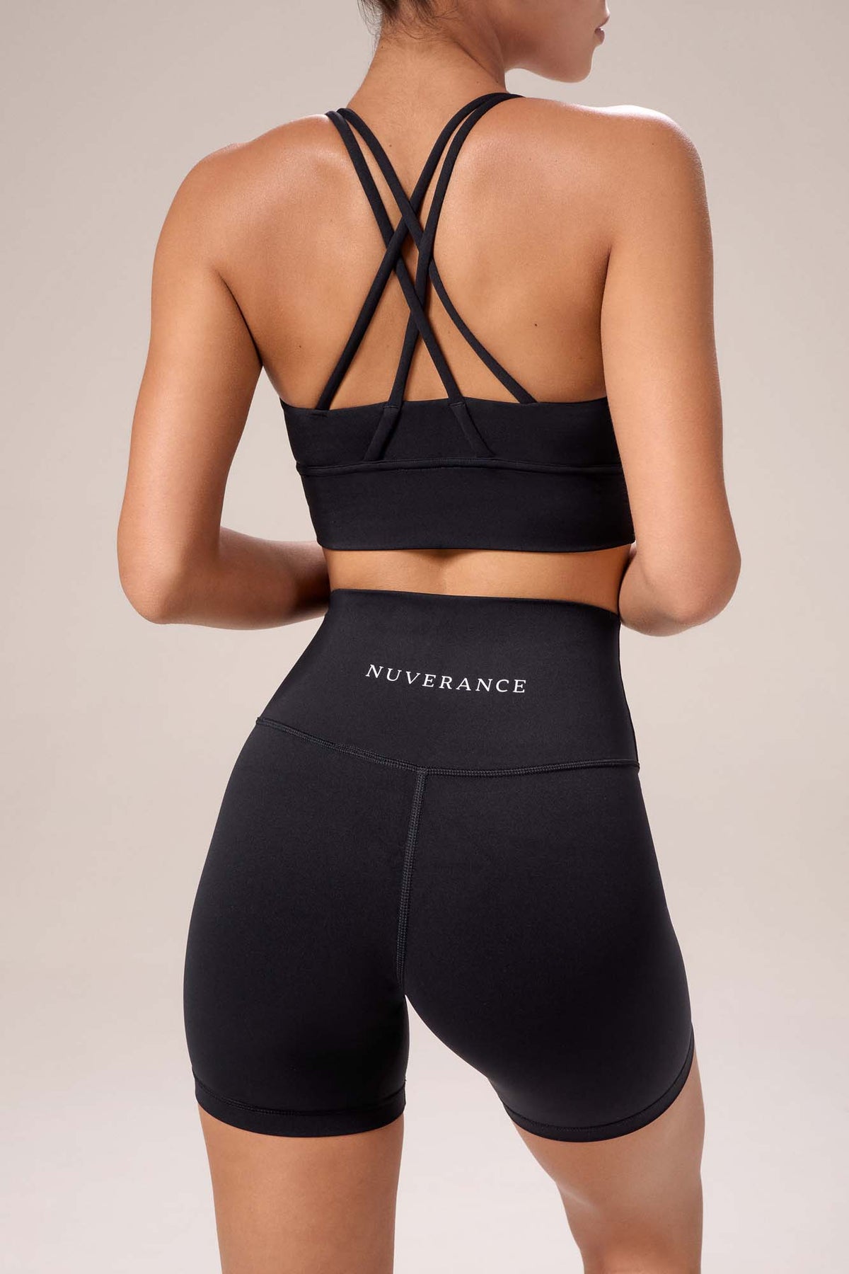 CLASSIC MIDDLE SHORTS | BLACK