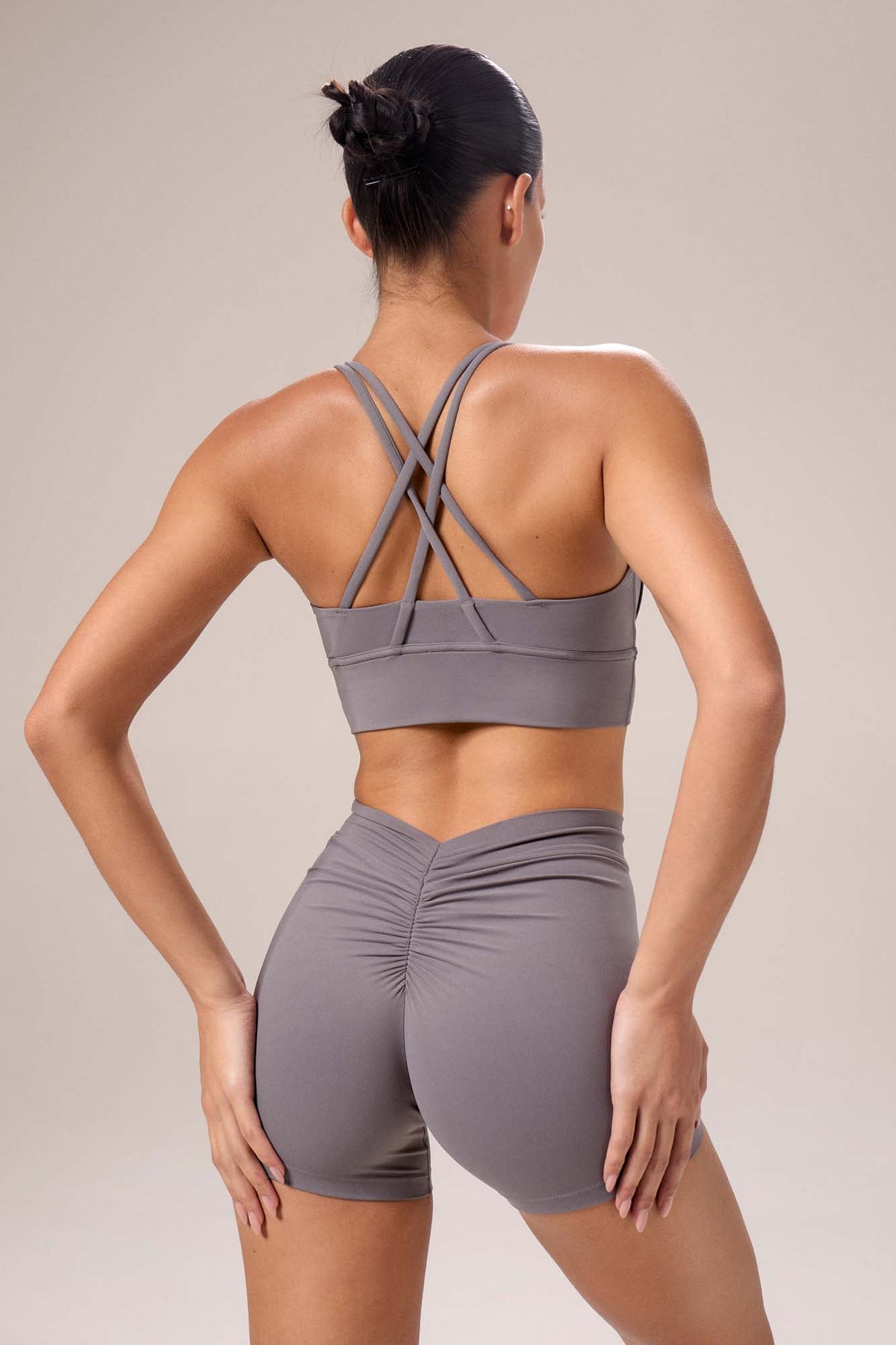 LOW PUSH UP SHORTS | GRAPHITE