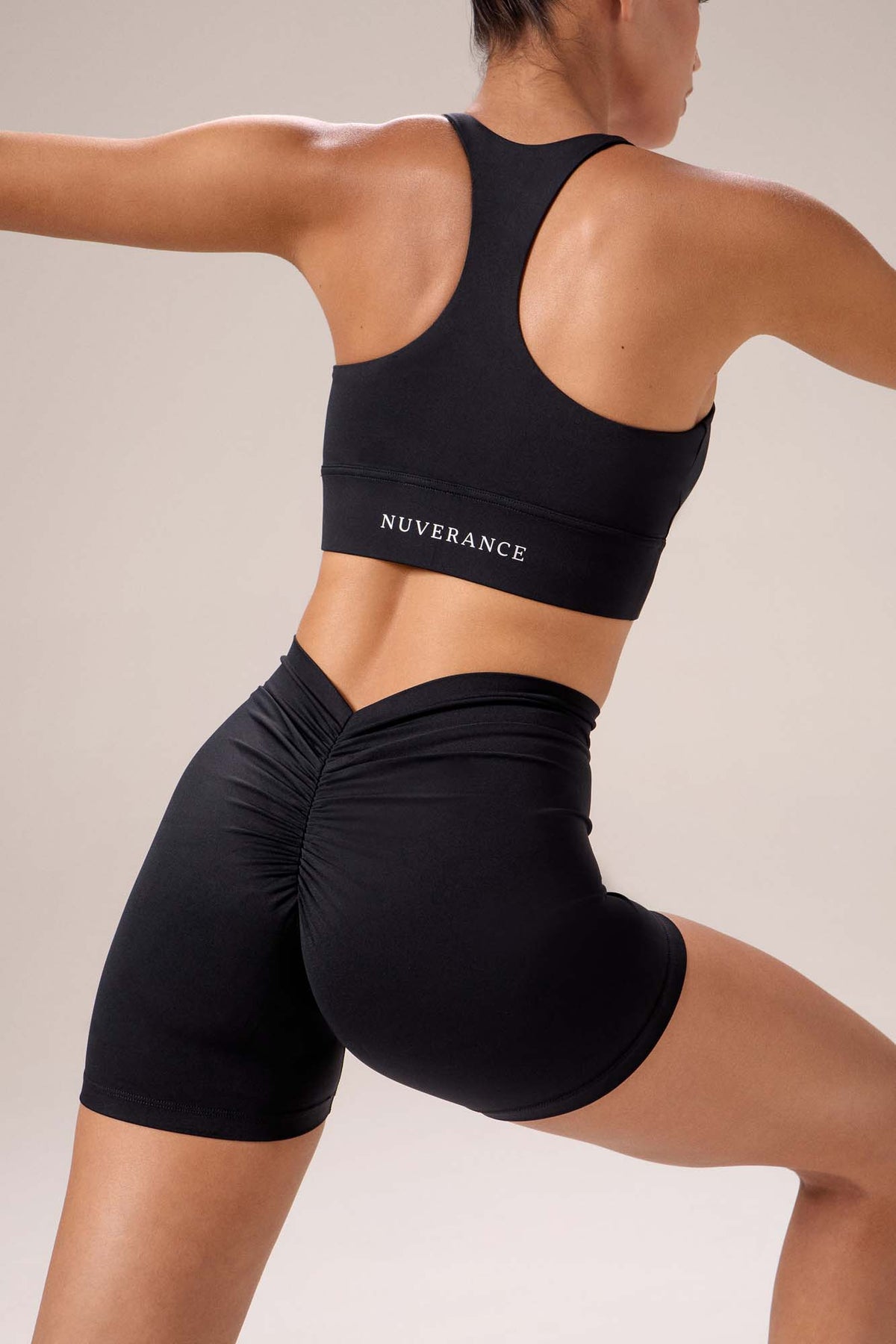 PUSH UP LOW SHORTS | BLACK